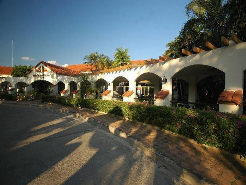 Dad D Resort By Lopburi Inn Resort Εξωτερικό φωτογραφία
