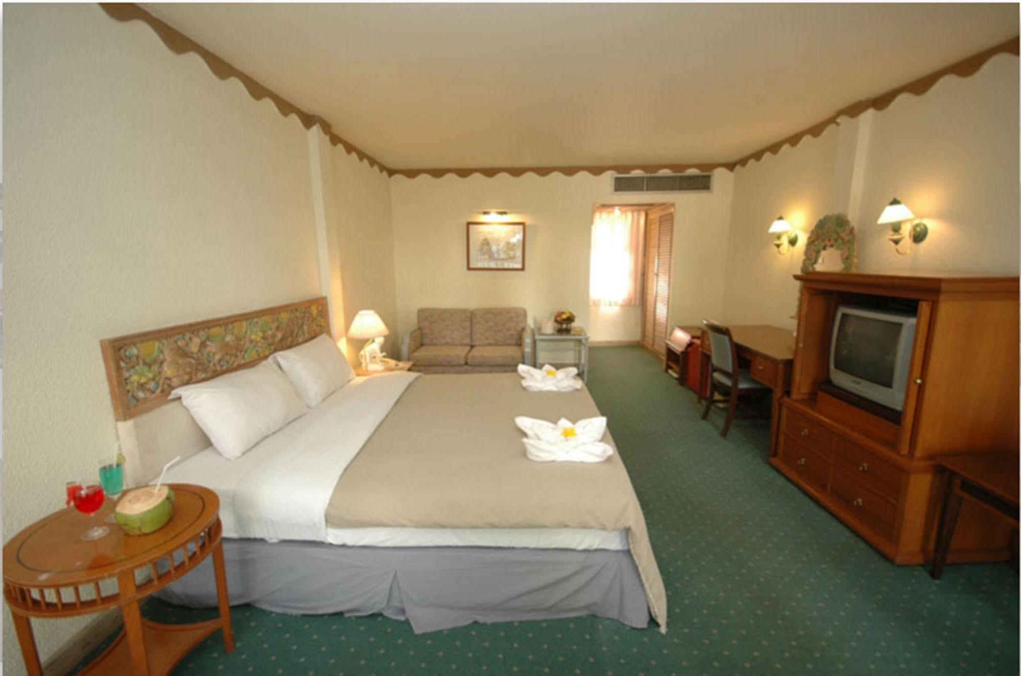 Dad D Resort By Lopburi Inn Resort Εξωτερικό φωτογραφία