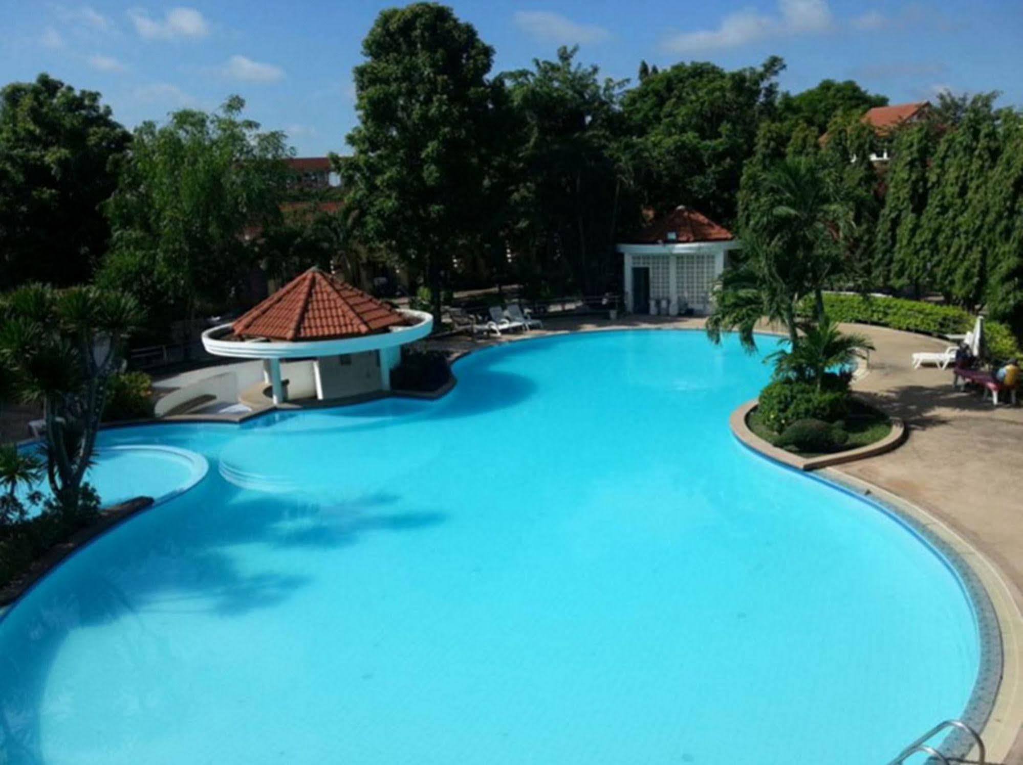 Dad D Resort By Lopburi Inn Resort Εξωτερικό φωτογραφία